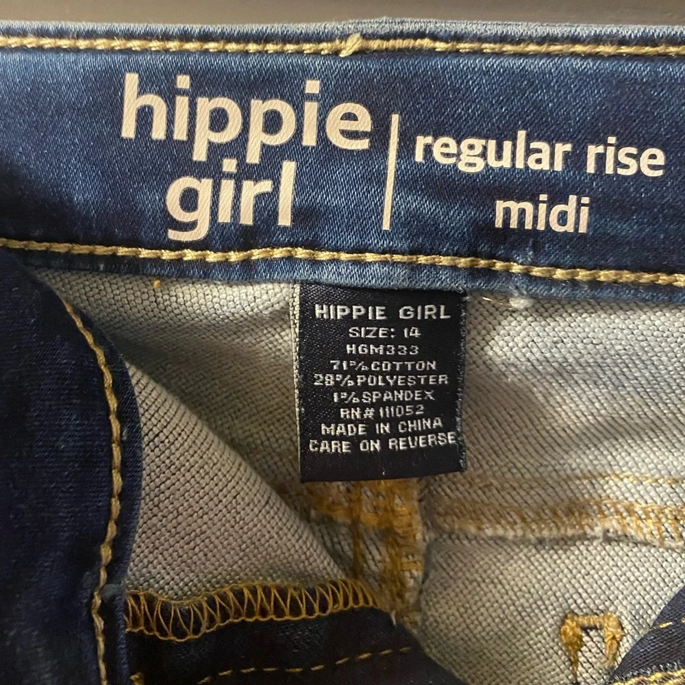 Hippie Girl Midi Jean Shorts Regular Rise Super‎ Soft Stretch Adjustable Waist